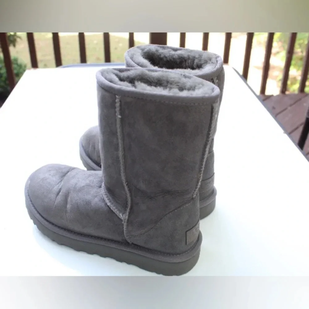 NWOT UGG classic tall boots